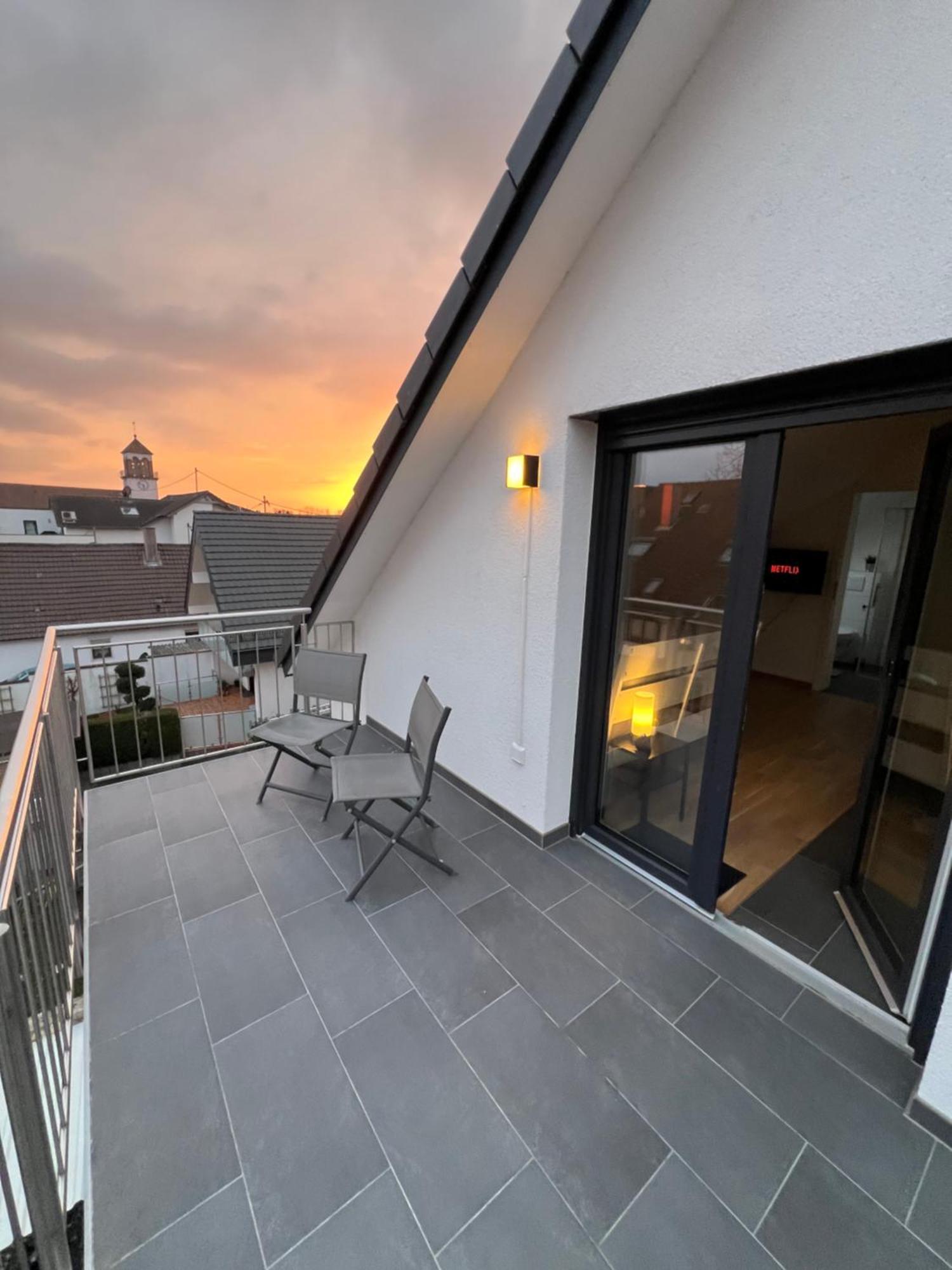 Charmantes Studio-Apartment Im Herzen Von Neureut - Fussbodenheizung, Regendusche, Waschmaschine, Stellplatz Karlsruhe Eksteriør billede
