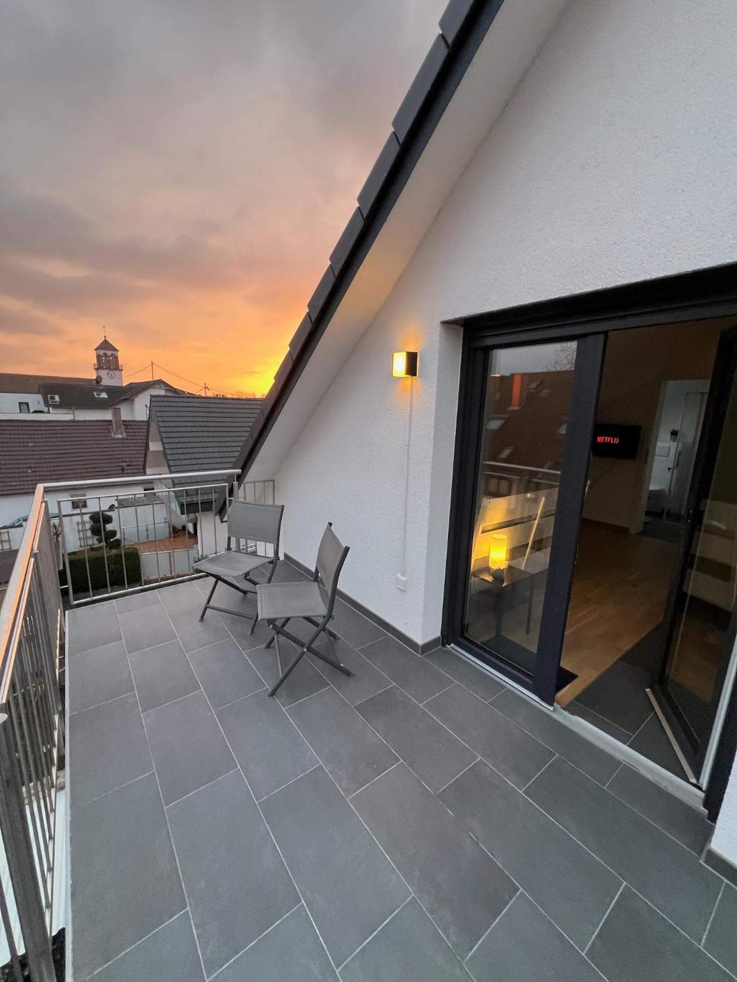 Charmantes Studio-Apartment Im Herzen Von Neureut - Fussbodenheizung, Regendusche, Waschmaschine, Stellplatz Karlsruhe Eksteriør billede