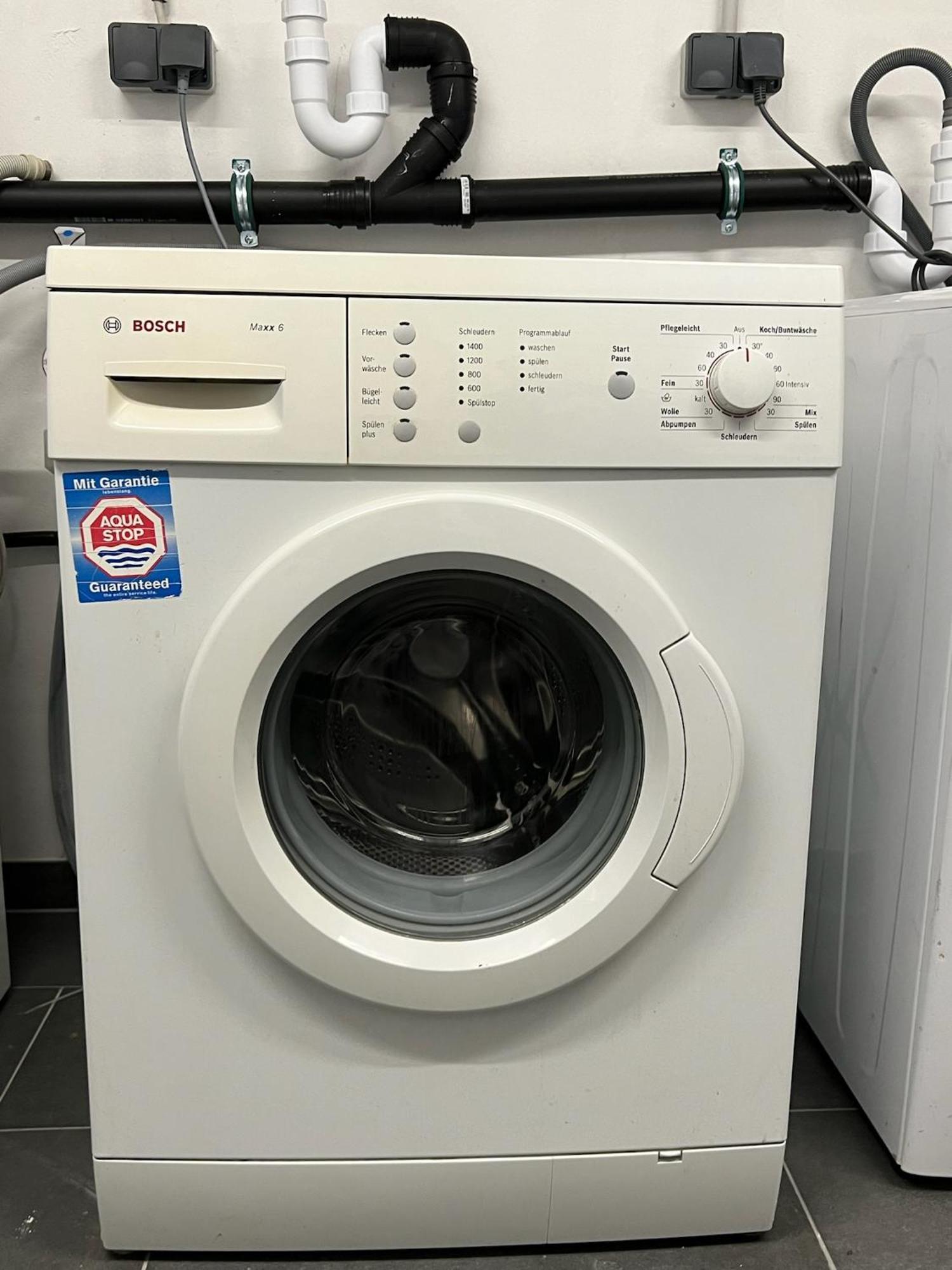 Charmantes Studio-Apartment Im Herzen Von Neureut - Fussbodenheizung, Regendusche, Waschmaschine, Stellplatz Karlsruhe Eksteriør billede